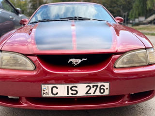 Ford Mustang foto 2