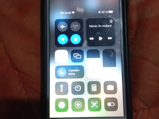 Vând iPhone 8 foto 5