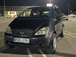 Mercedes A-Class foto 2