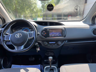 Toyota Yaris foto 17