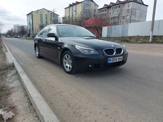 BMW 5 Series foto 10