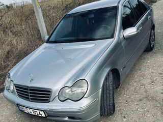 Mercedes C-Class foto 6