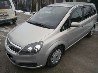 Opel Zafira foto 2