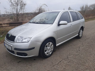 Skoda Fabia foto 2