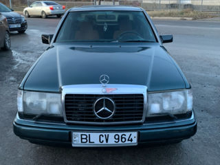 Mercedes E-Class foto 4