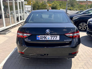 Skoda Superb foto 4