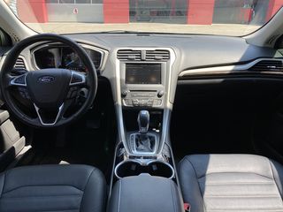 Ford Fusion foto 6