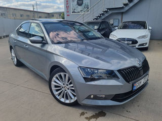 Skoda Superb foto 3