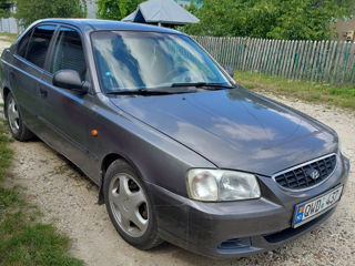 Hyundai Accent foto 5