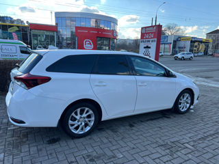 Toyota Auris foto 3