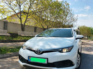 Toyota Auris foto 1