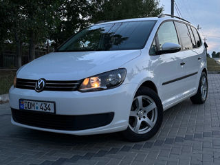 Volkswagen Touran foto 4