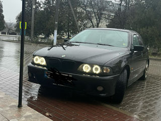 BMW 5 Series foto 3