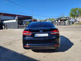 Ford Fusion foto 2