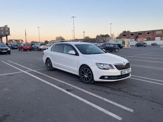 Skoda Superb foto 2