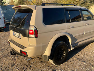 Mitsubishi Pajero Sport foto 4