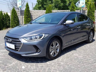 Hyundai Elantra foto 5