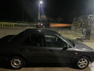 Mazda 323 foto 2