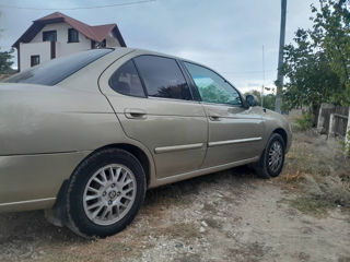 Nissan Sentra foto 2