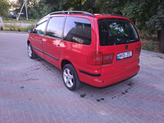 Volkswagen Sharan foto 2