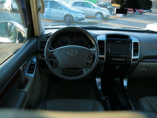 Toyota Land Cruiser Prado foto 9