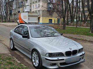 BMW 5 Series foto 3