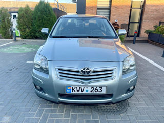 Toyota Avensis foto 8