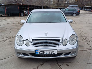 Mercedes E-Class foto 5