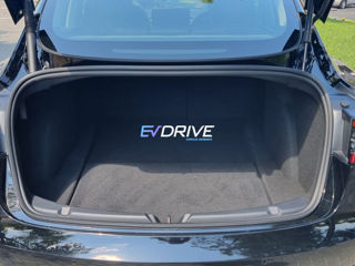 Tesla Model 3 foto 3