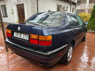 Volkswagen Vento foto 4