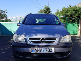 Opel Zafira foto 1