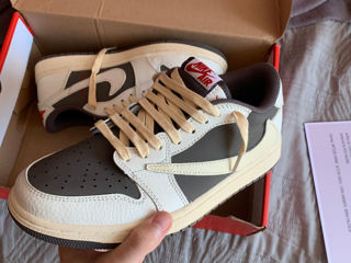 Nike air Jordan 1 OG Low Reverse Mocha x Travis Scott foto 1