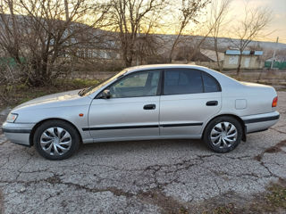 Toyota Carina foto 2