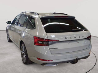 Skoda Superb foto 2