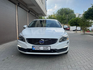 Volvo S60 foto 1