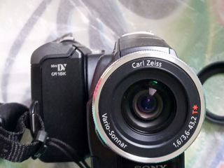 Репортёрская камера SONY  DCR-HC1000E