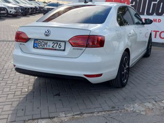 Volkswagen Jetta foto 7