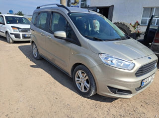 Ford Tourneo Courier foto 2