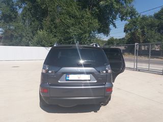 Mitsubishi Outlander foto 2