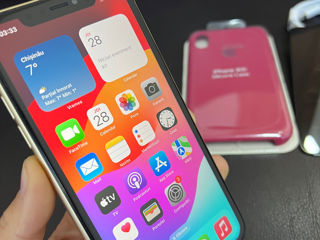 Iphone XR 64gb ideal ! Husa apple cadou , sticla premium foto 4