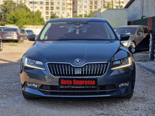 Skoda Superb foto 2