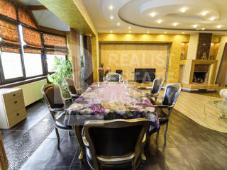 3-х комнатная квартира, 140 м², Центр, Кишинёв