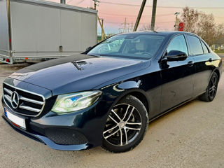 Mercedes E-Class foto 2