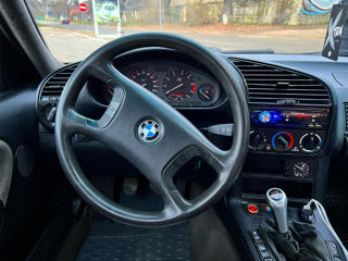 BMW 3 Series foto 2