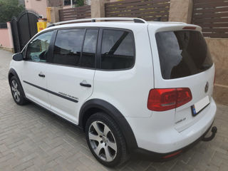 Volkswagen Touran foto 2