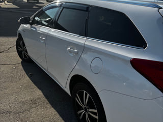 Toyota Auris foto 4