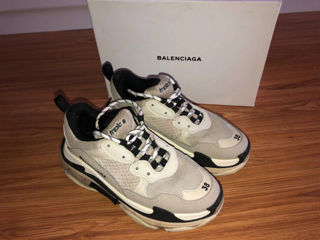 б/у Balenciaga triple s