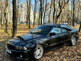 BMW 5 Series foto 2