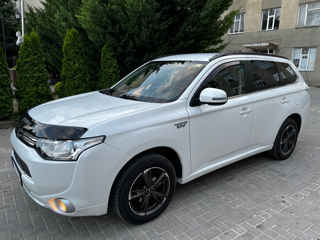 Mitsubishi Outlander foto 3