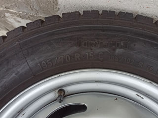 Ford Transit Pirelli 195/70/15 C. foto 5